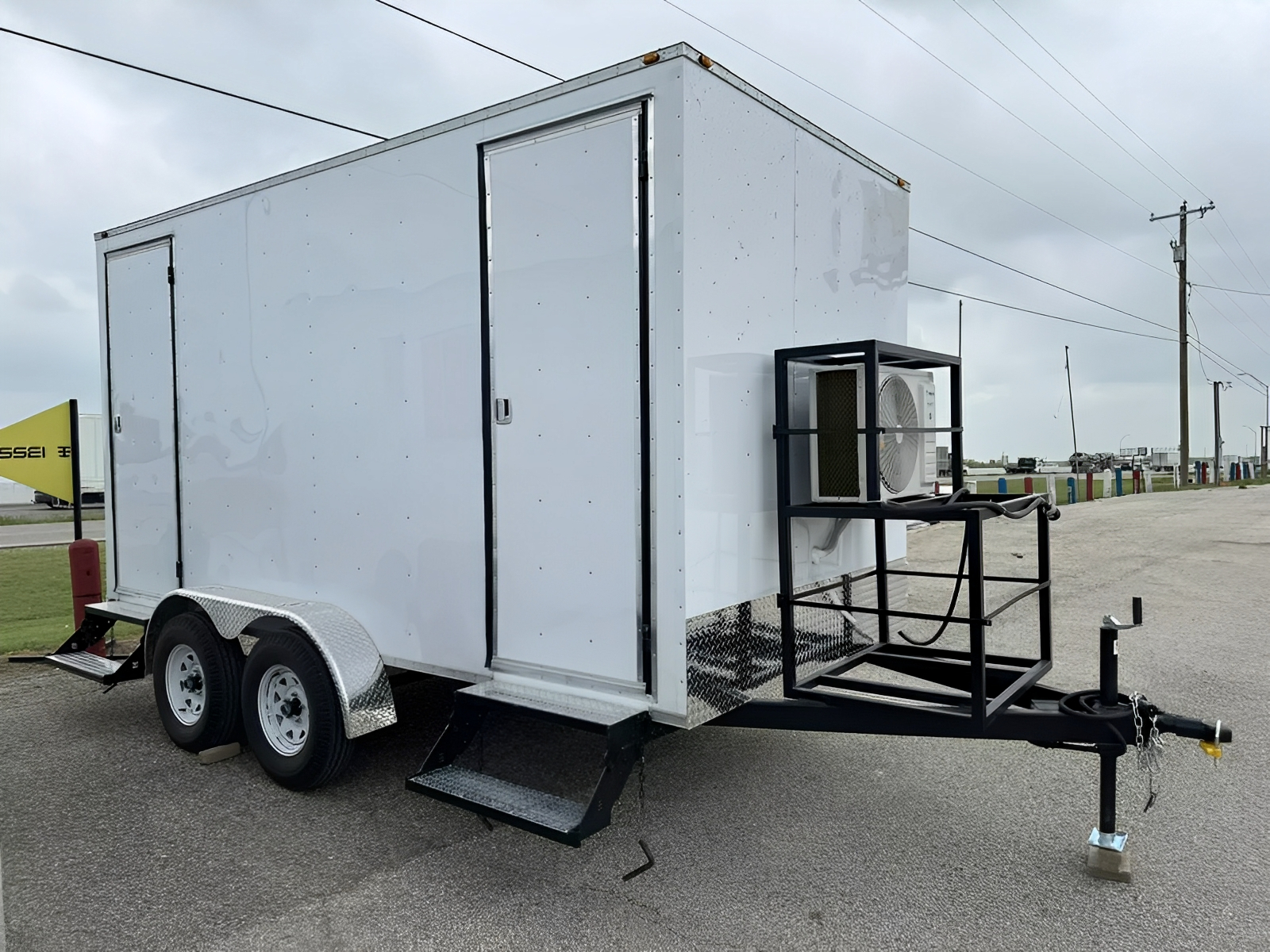 7′ x 14′ Upscale 2 Station Portable Restroom Trailer - Image 2