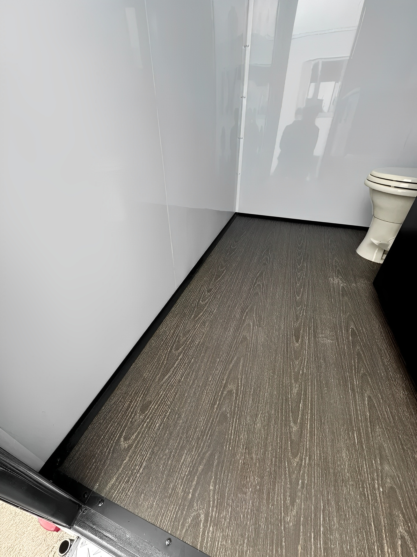 7′ x 14′ Upscale 2 Station Portable Restroom Trailer - Image 3