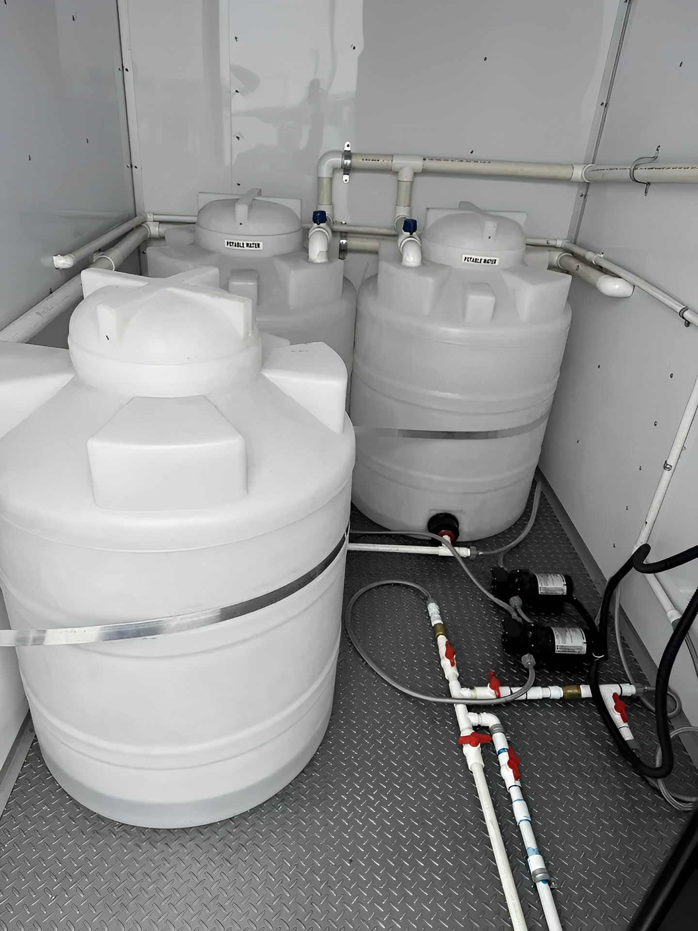 7′ x 14′ Upscale 2 Station Portable Restroom Trailer - Image 6